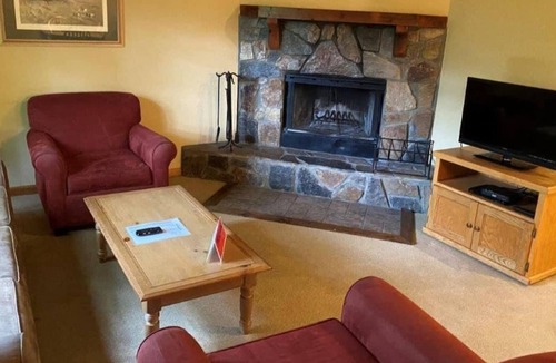 Sapphire Resort | Amazing Getaway! 2 Comfortable Units, 3 Pools, Free Parking
