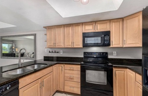 Trail West Condo | Amazing golf course and sunset views in Old Town Scottsdale