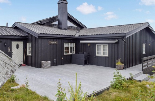 Fla Municipality House | Amazing home in Eggedal with kitchen