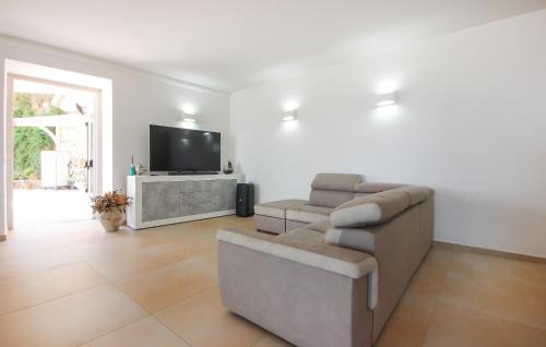 Laureana Cilento House | Amazing Home In Laureana Cilento