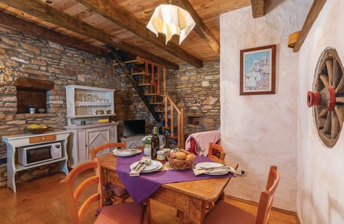 Heki House | Amazing home in Pazin