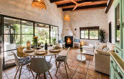 Tarifa House | Amazing Home In Tarifa With Wifi