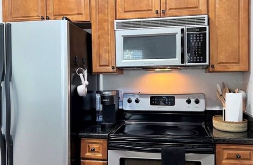 Gainesville House | Amazing Location! Alberts Place @ Midtown w/parking Walk to UF and the Stadium.