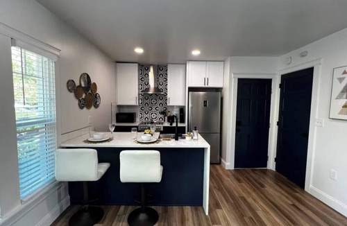 Cliff - Cannon Apartment | Amazing location just min 2 dntn Sacred Heart.