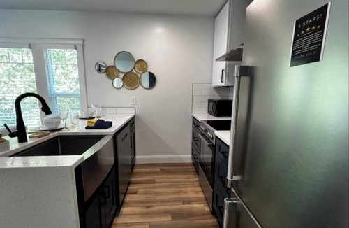 Cliff - Cannon Apartment | Amazing location just min 2 dntn Sacred Heart.