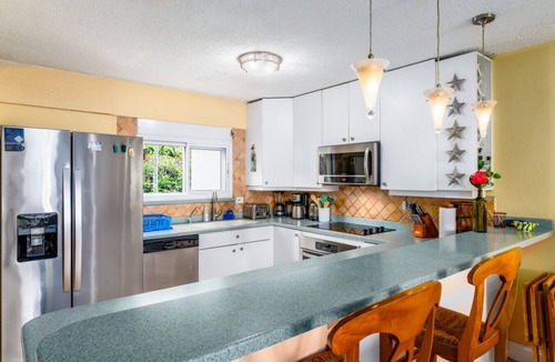 Nazareth Apartment | Amazing Location & Value! A few steps to the beach, walk to the restaurant/bar!