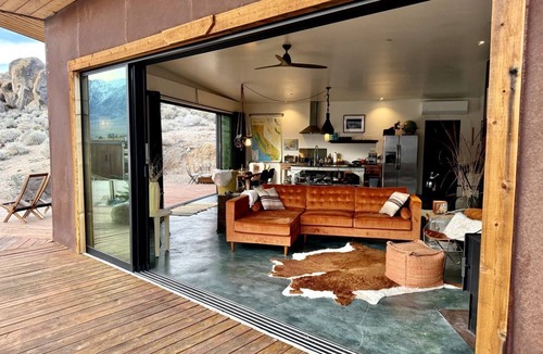 Lone Pine House | Amazing Lone Pine Cabin for Glamping in California