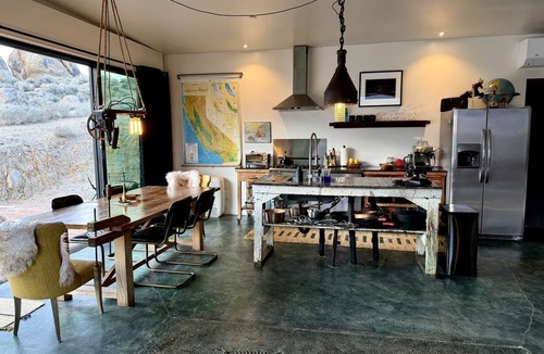 Lone Pine House | Amazing Lone Pine Cabin for Glamping in California