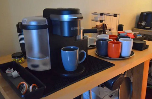 Roseburg Bed & Breakfast | Amazing Mid-Century Modern Home-Incredible Views!