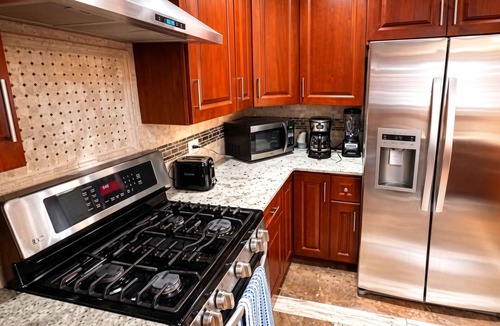Northbrook House | Amazing Mid-Term Rental Entire Home In Glenview