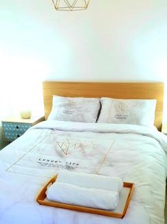 West Bank House | Amazing Modern Room 4 Min From The Tram