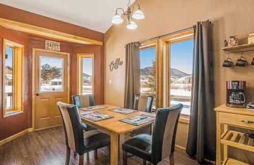 South Fork House | Amazing mountain getaway with high-speed WiFi, foosball table & great view