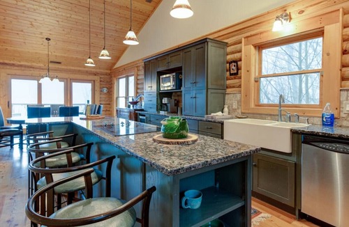 Laurel Ridge Cabin | Amazing Mountain Views Black Mountain Asheville Cabin