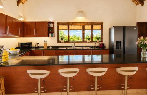 Hoedspruit Villa | Amazing mountain views! Solar powered!