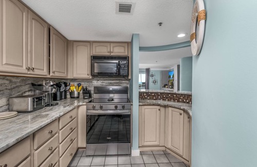 Arcadian Shores Condo | Amazing Oceanfront Condo @ NH Tower Kingston-Indoor Pool/Hot Tub, Outdoor Pool