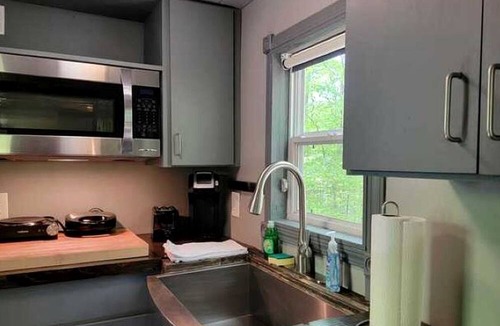 Suches House | Amazing Pet-Friendly Tiny House Rental with Hot Tub in the Chattahoochee National Forest, Georgia