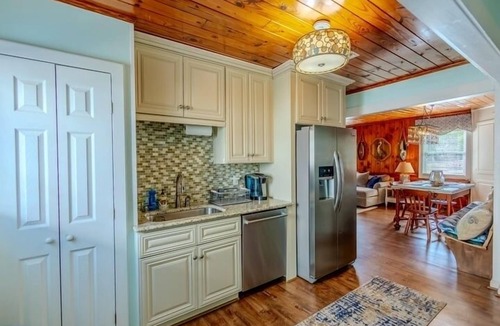 Kure Beach House | AMAZING place!Close to beach, pier and restaurants.Huge fenced yard! This is it!