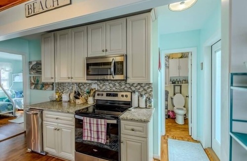 Kure Beach House | AMAZING place!Close to beach, pier and restaurants.Huge fenced yard! This is it!