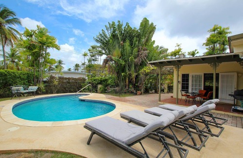 Sunset Crest House | Amazing pool and nearby beach - Bliss