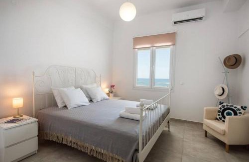 Ierapetra Apartment | Amazing Seafront Suite