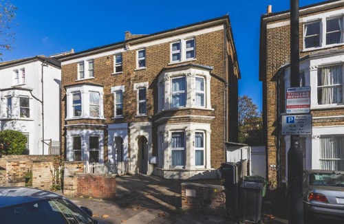 Childs Hill Apartment | Amazing serviced accommodations for Corporate Contractors and Leisure clients Located at a walking distance from three majors Underground and Overground stations