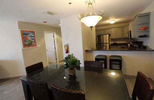 Crystal Harbour Apartment | Amazing Stay Close to Best Attractions! 4 Relaxing Units w/Kitchen, Pool!