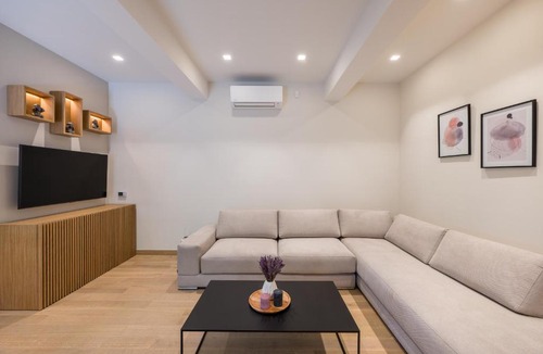 Khalandrion Apartment | Amazing Stay