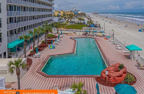 Lenox Park Apartment | Amazing Studio Steps Away From The Atlantic Ocean!