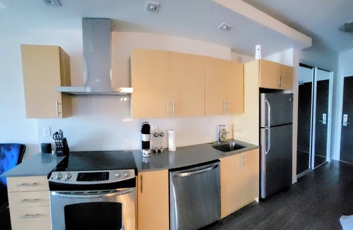 Mimico Hotel | Amazing suite located in Toronto Humber Bay