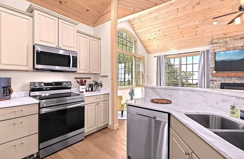 Beech Mountain Cottage | Amazing Sunset View, 1 Mile To Ski, Sauna, Hot Tub, Wi-Fi, Game Room, Bonfire