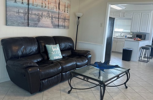 Bacliff House | Amazing sunsets! 6 person hot tub & private 270’ lighted fishing pier!