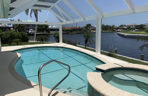 Marco Island House | Amazing Sunsets from your private Lanai! Pool and Jacuzzi!