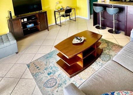 Red Hook House | Amazing View 1 Bed1 Bath Villa On Red Hook Strip