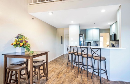 Kaiser Condo | Amazing Views From Balcony, Loft & Gated Pool
