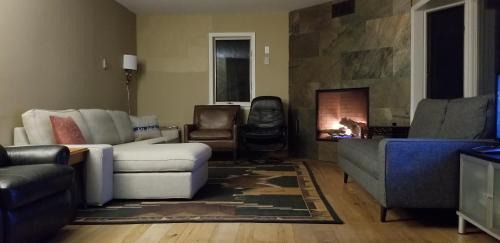 Hunter House | Amazing Views! Hunter Mt 5 Bedroom Home! Best location surrounded by beautiful Mt views! Enjoy Lakes, Ski Slopes & Firepit under Stars!