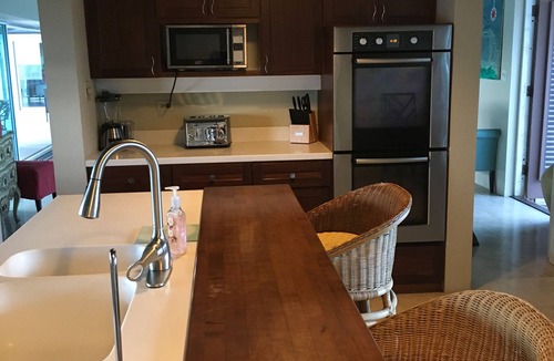 Donoe House | Amazing views on the East End newly renovated