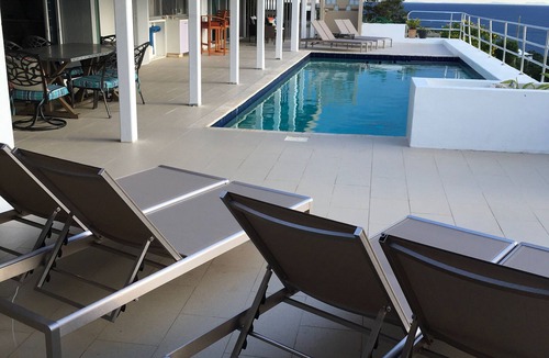 Donoe House | Amazing views on the East End newly renovated