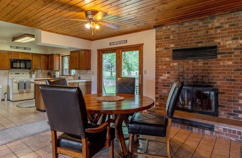 Cody House | Amazing views -Three bedroom home between Cody and the East Gate to Yellowstone