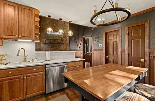 Beech Mountain Ski Chalet | Amazing Views! Welcome to The Pine Ridge Retreat!