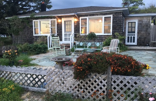 Napeague Cottage | Amazing Waterfront Hamptons Amagansett Cottage!