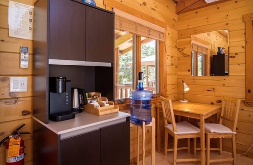 Cornville Cabin | Amazonite Cabin: Relaxing Haven by the Creek