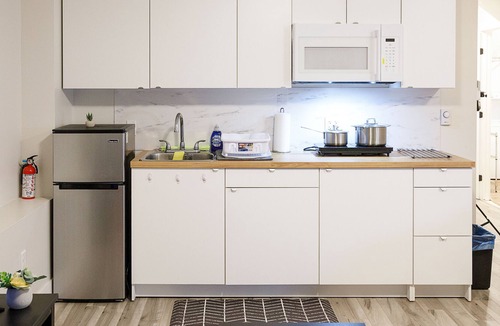 Halifax Apartment | Amba Exquisite-Comfy & Private Suite in Halifax