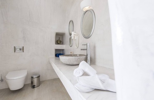 Oia Hotel | Ambition Suites