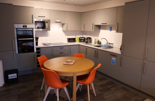 Ambleside Apartment | Ambleview - fell views with balcony and private parking in central Ambleside.