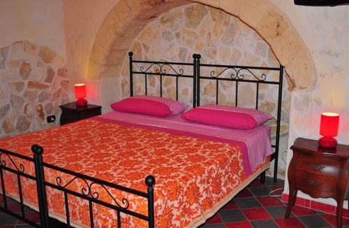 Oria Bed & Breakfast | AMBROSIA Bed & Breakfast
