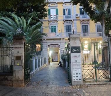 Chiaia Bed & Breakfast | Amedeo Square