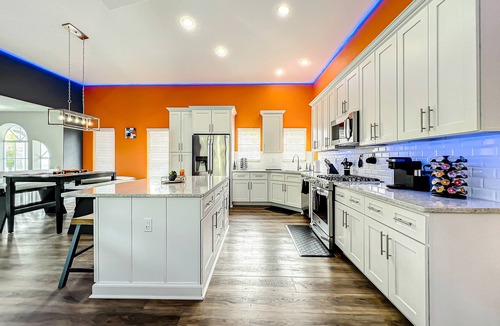 Ozona House | Amenity Paradise! Theater, Game-room, Mini Golf, Outdoor Bowling & Hot Tub!