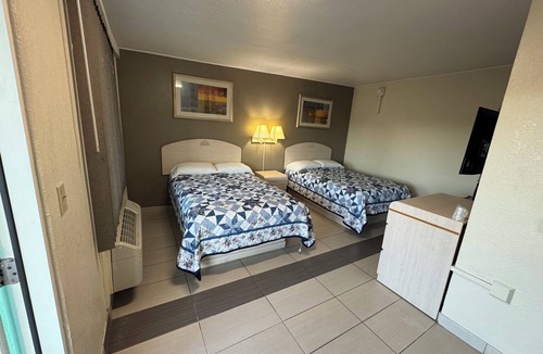 Cocoa Hotel | American Inn