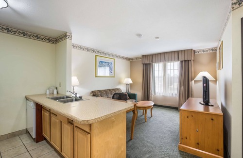 Three Rivers Hotel | Americas Best Value Inn & Suites Three Rivers
