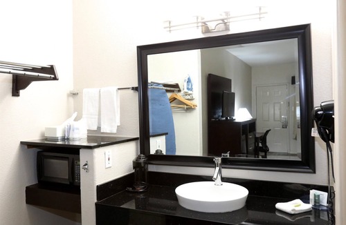 Monroe Hotel | Americas Best Value Inn Monroe